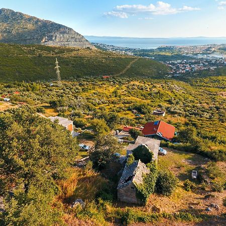 Villa Olive Garden House In Zrnovnica With A View & Bbq Exterior foto